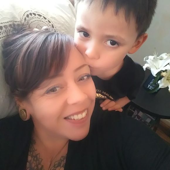 Meet your Posher, Sheila - Picture 1 of 1